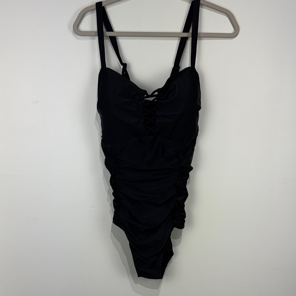 NWOT Torrid Black Lattice Front Ruched One Piece swimsuit. Size 16-18 (2)